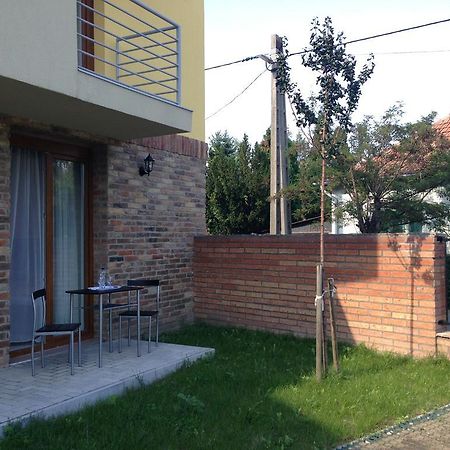 Lovagvar Apartments 久洛 外观 照片